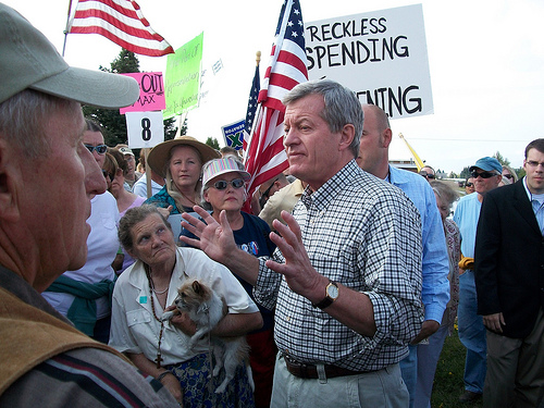 Baucus addresses Tea Party protesters in an impromptu Q&A session